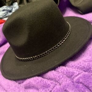 NWOT Black Fedora with gun metal chain detail.